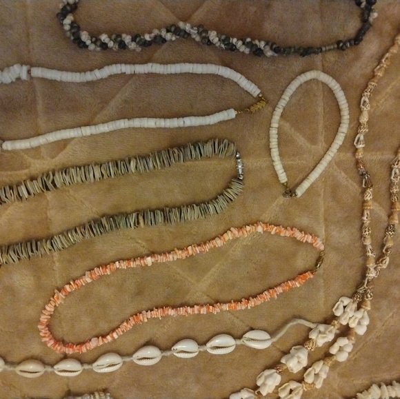 Authentic Vintage Shell Necklaces - Picture 4 of 16